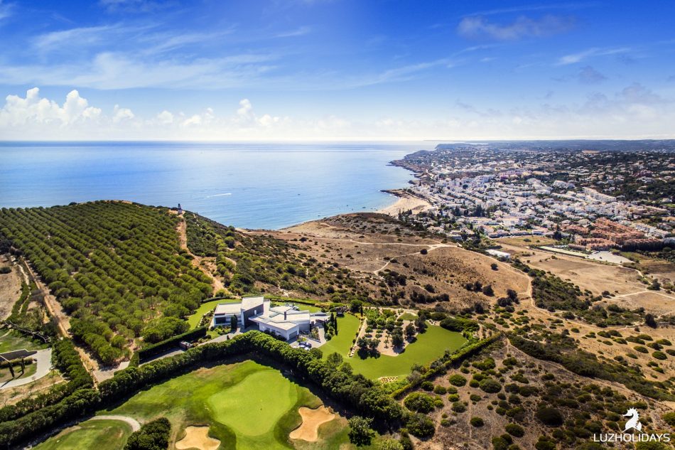 Portugal-Algarve-Luz-Best-Destination-in-the-World-2017 · Praia da Luz